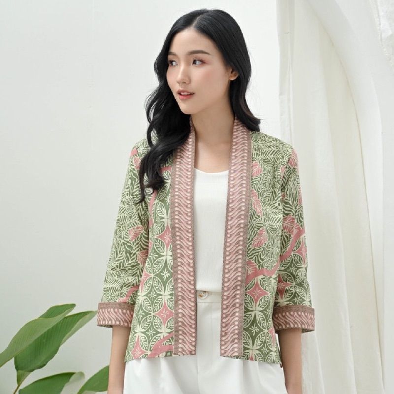 Outer Batik: Ide Fashion Simple tapi Tetap Modis