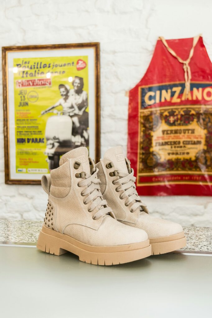 Inspirasi Outfit dengan Platform Boots untuk Street Style